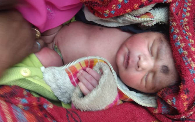 MOTHER ABANDONED HER BABY AFTER DISPUTE WITH HUSBAND IN CHHAPRA MOTHER ABANDONED HER BABY AFTER DISPUTE WITH HUSBAND IN CHHAPRA